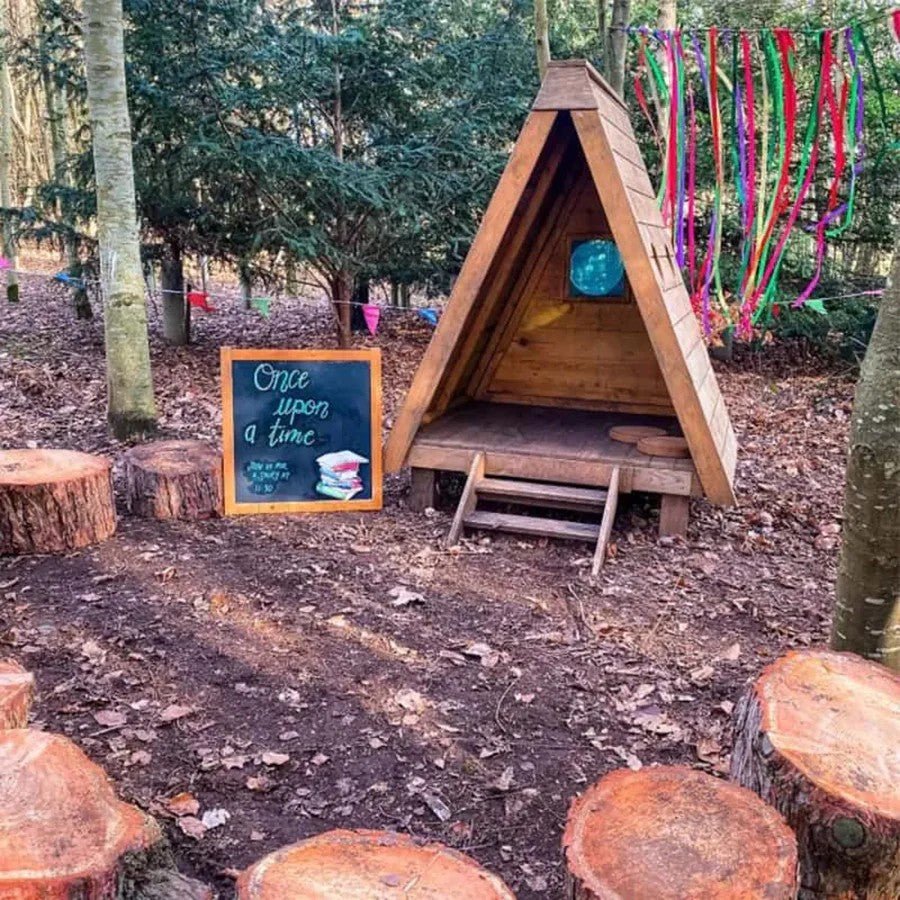 Cosy - Boshut met kleurijke kijkgaatjes - Playlaan