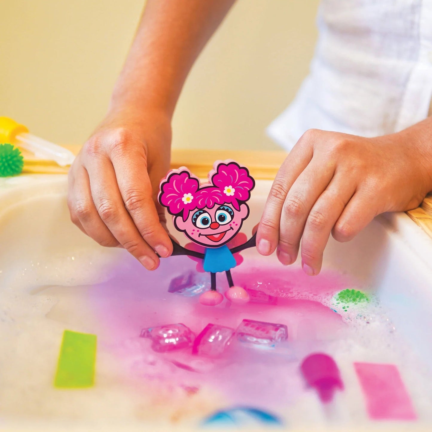 Glo Pals - Glo Pals Light Up Character - Abby - Playlaan