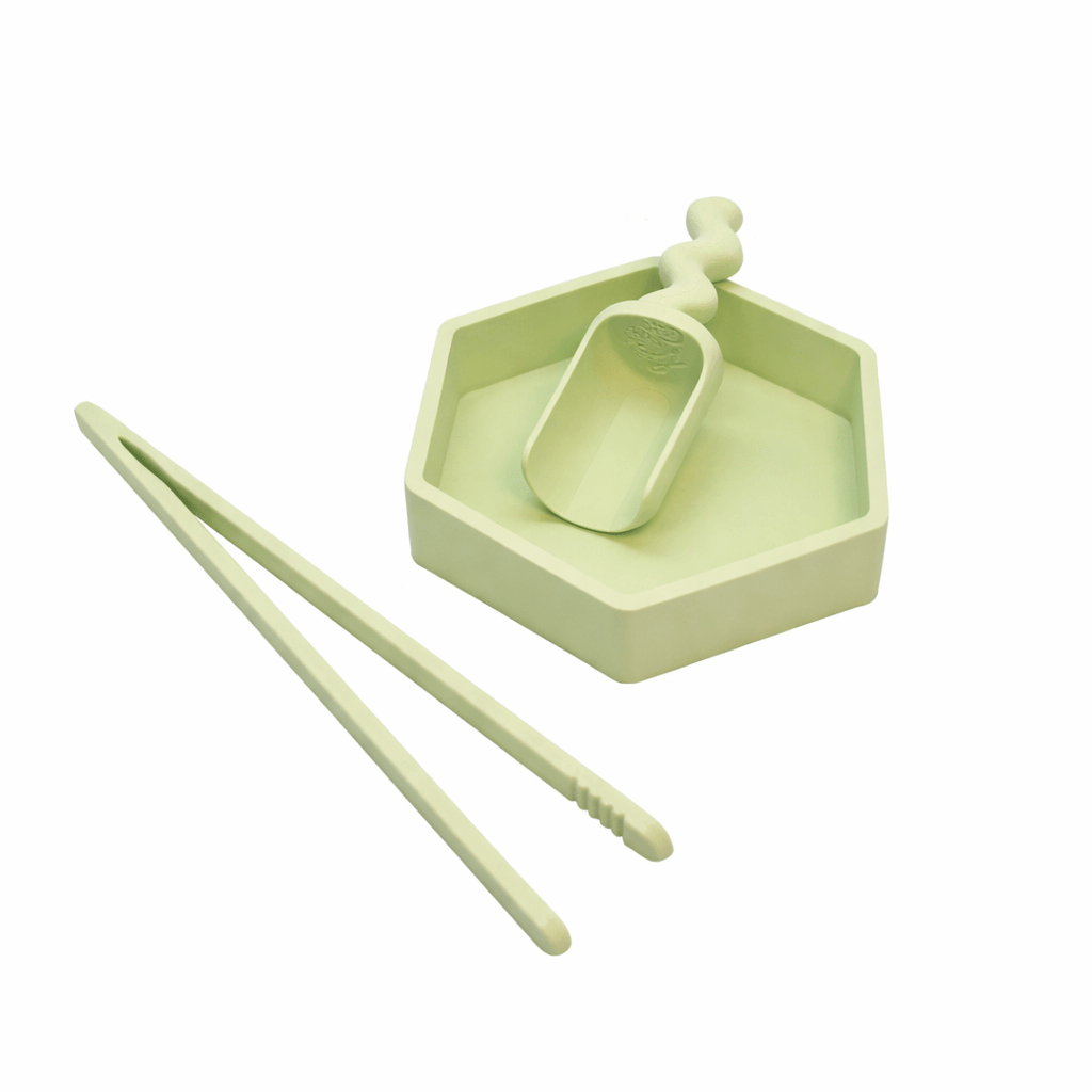 Grennn - Grennn - Speelset 3st - Pincet, speelbakje, schepje - Pastel groen - Playlaan