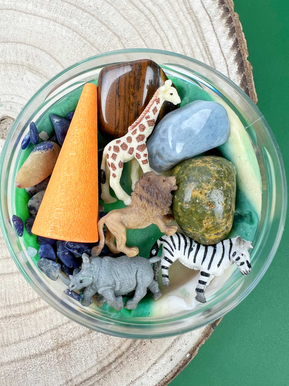 Invitation to Imagine - Safari Surprise Pot - Playlaan