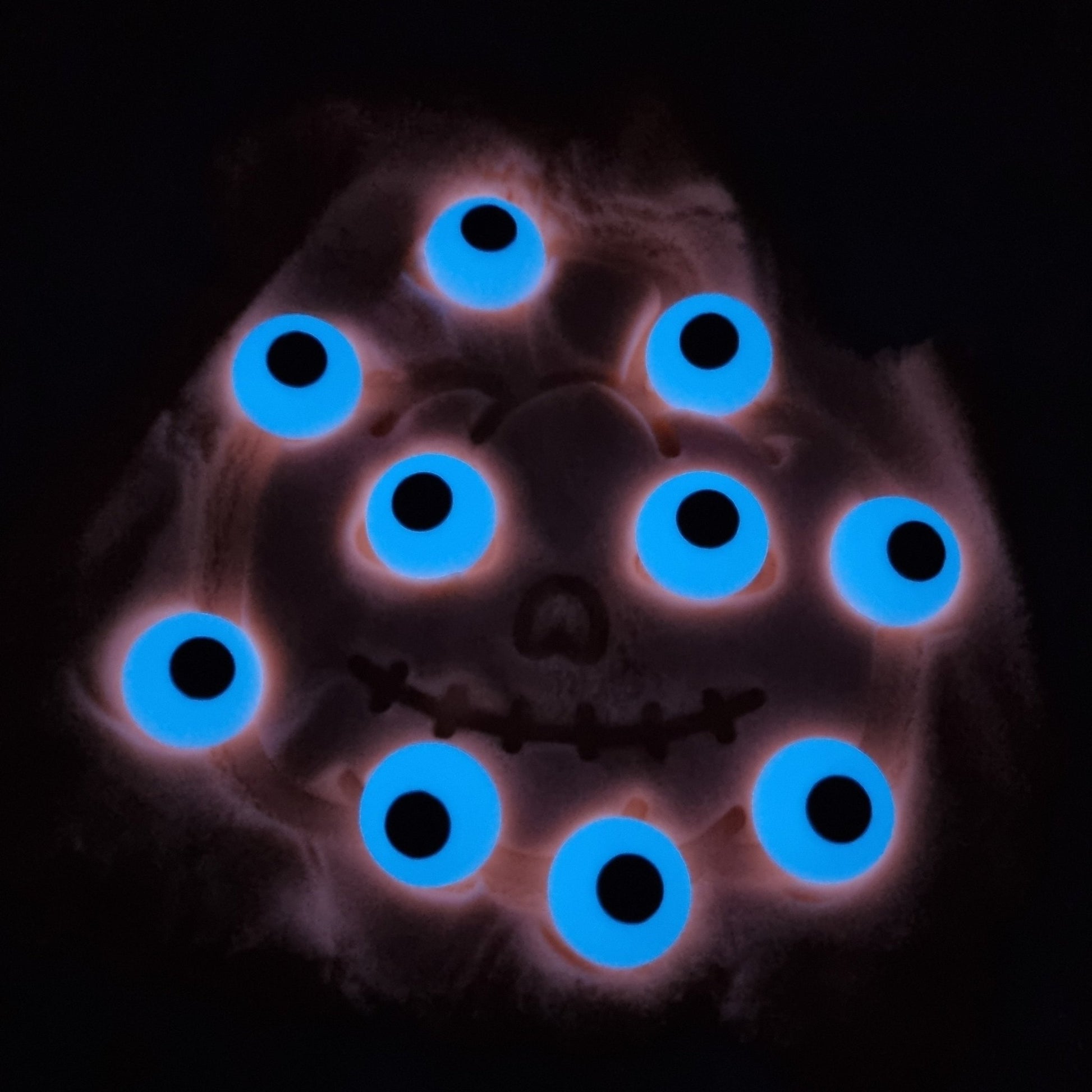 Kiddi - Kiddi - Glow in the Dark oogjes - Playlaan