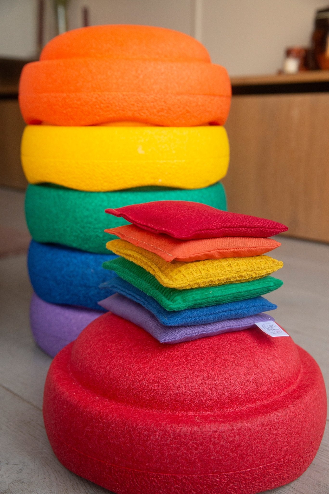 Little Botanic label - Little Botanic label - Sensorische Pittenzakjes - Regenboog - Playlaan