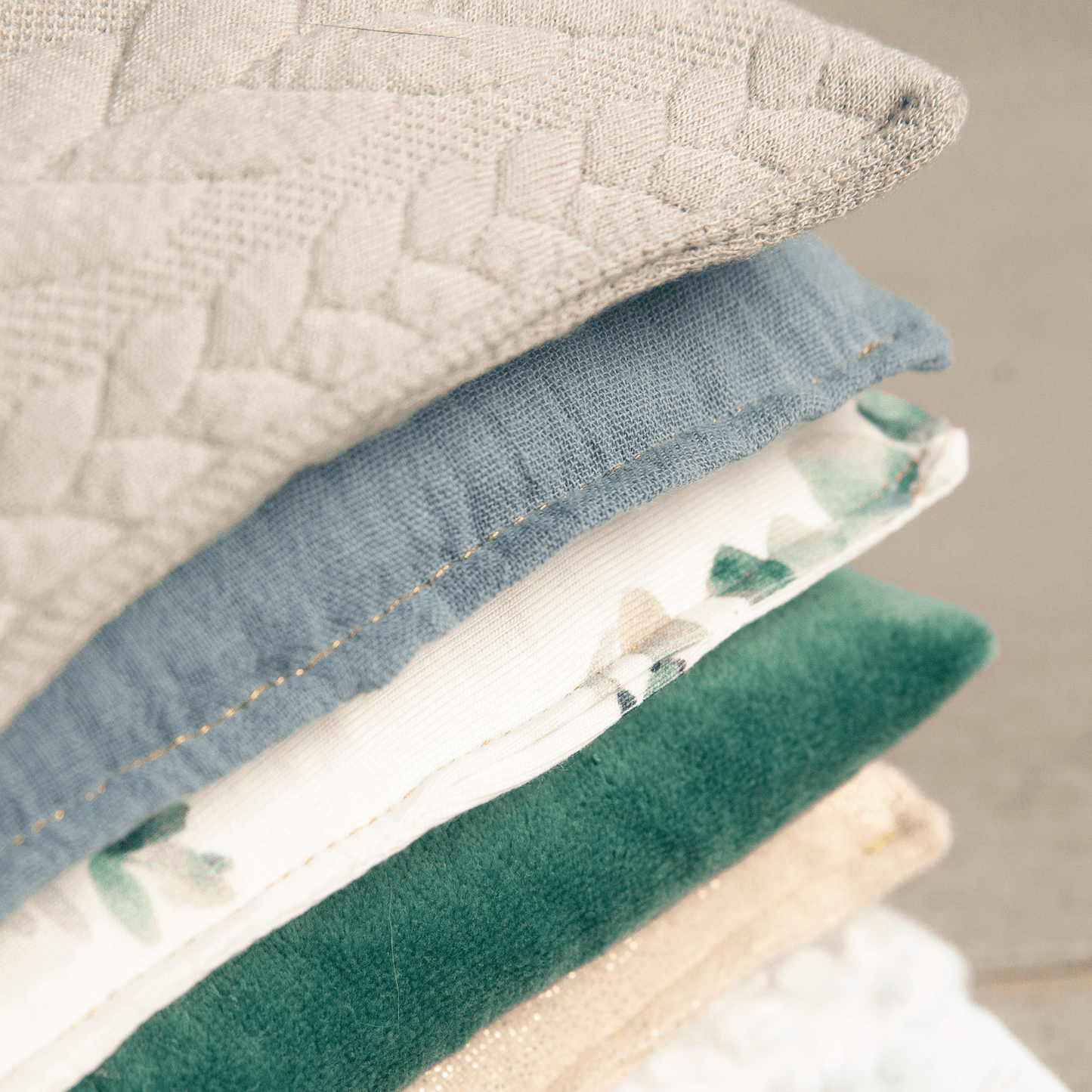 Little Botanic label - Sensorische Pittenzakjes - Jeans - Playlaan