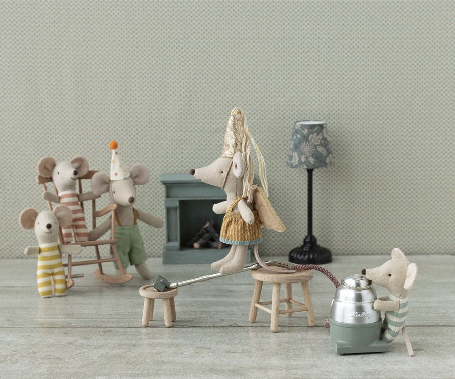 Maileg - Fairy Clothes in Suitcase - Little Sister Mouse - Playlaan