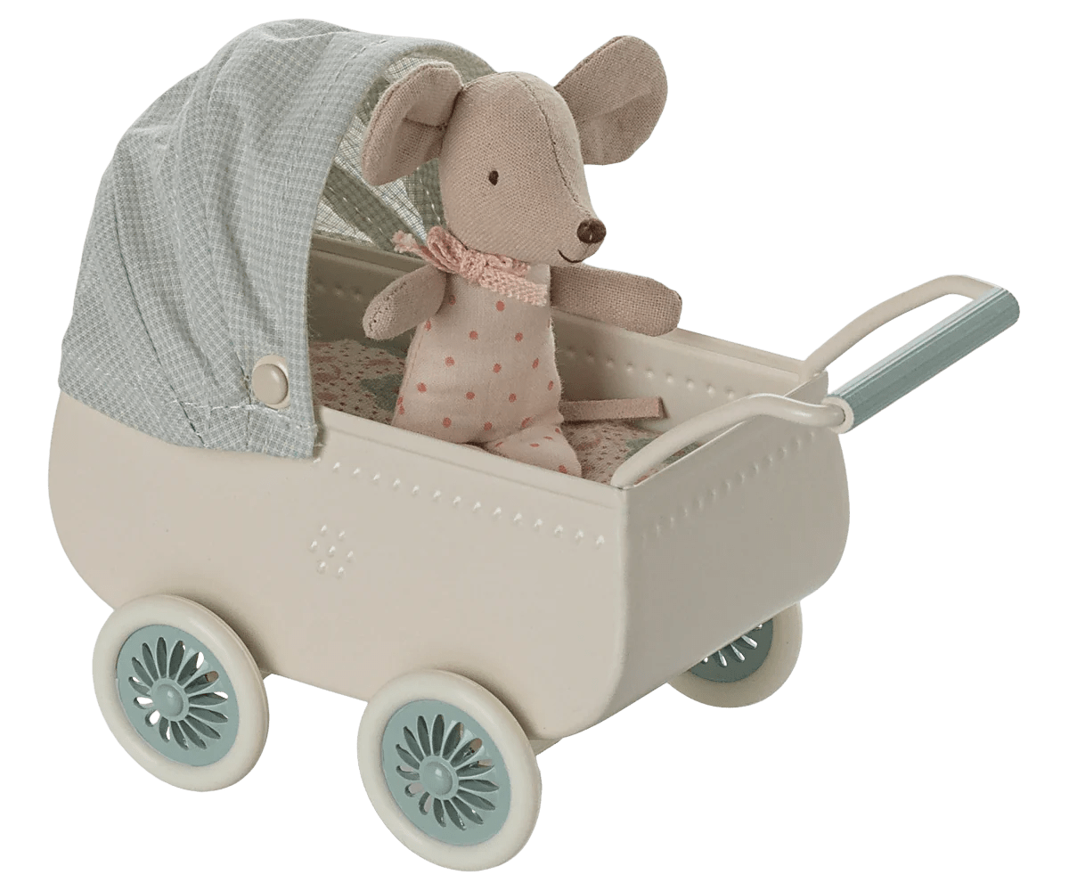 Maileg - Maileg - Kinderwagen met Babymuis - Mint - Playlaan