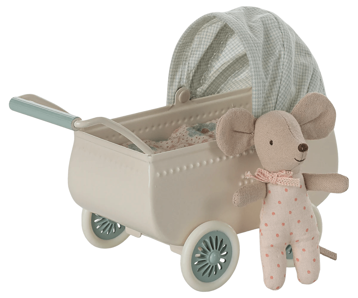 Maileg - Maileg - Kinderwagen met Babymuis - Mint - Playlaan