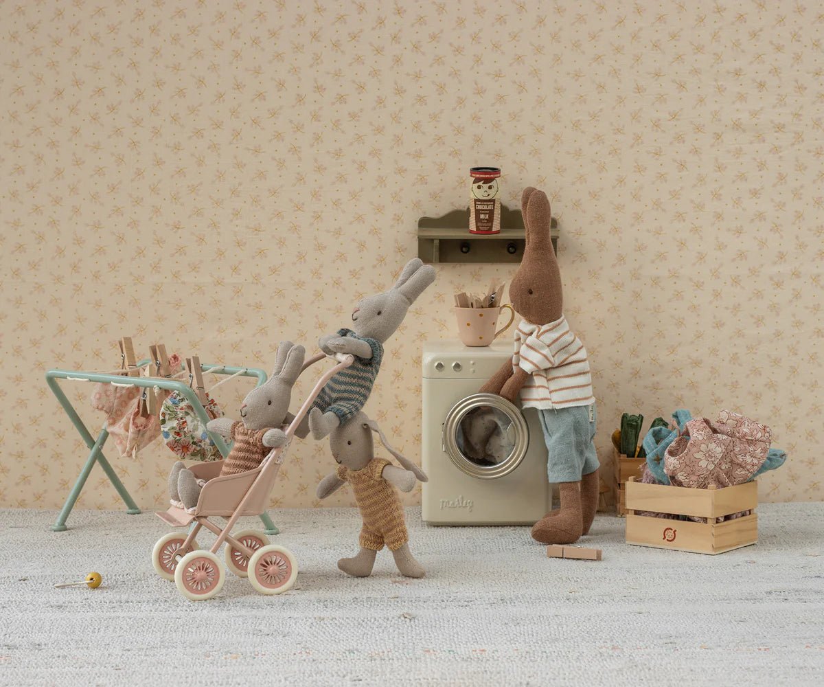 Maileg - Maileg - Kinderwagen, Micro - Poeder - Playlaan