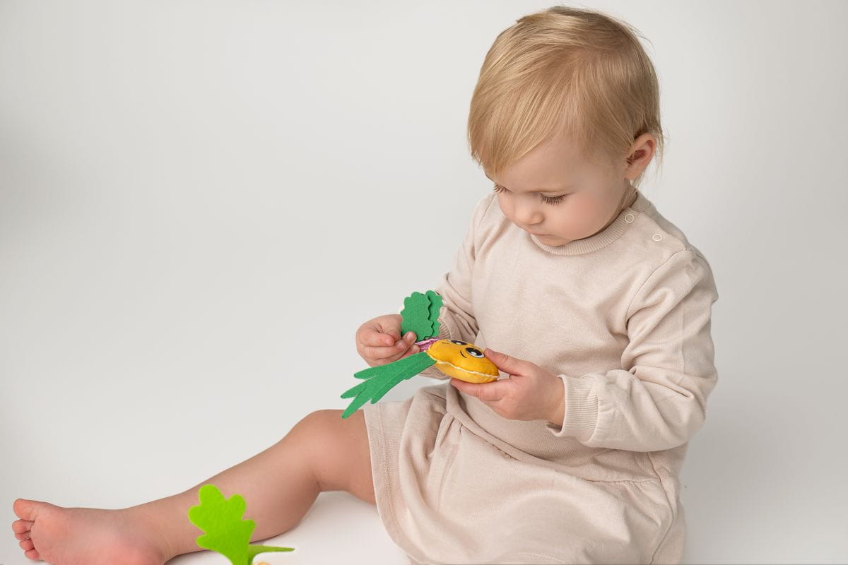 Mom's Care - Mom's Care - Moestuin - Playlaan