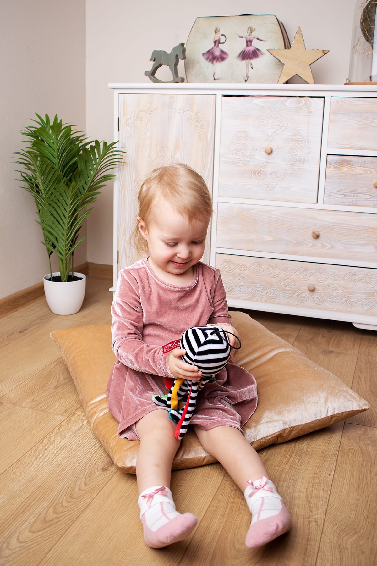 Mom's Care - Mom's Care - Octopus Zwart - Wit Knuffel voor Baby - Playlaan