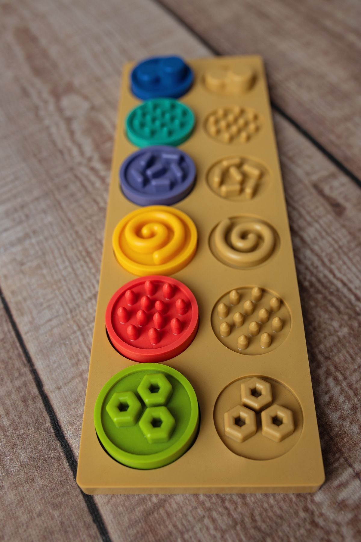Mom's Care - Mom's Care - Sensorische puzzels - XL wielen - Playlaan