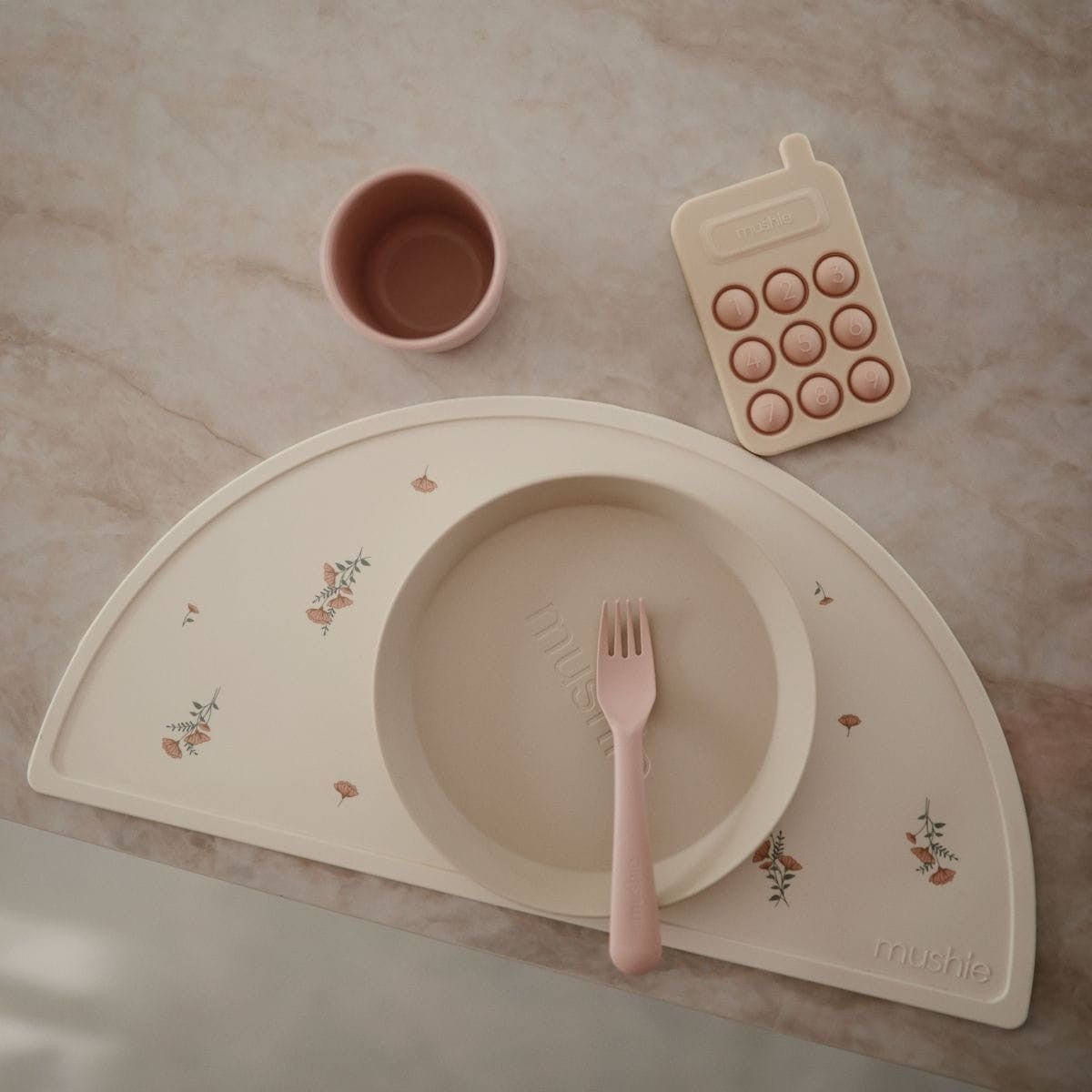 Mushie - PRESS - TOY - Cellphone - Blush - Playlaan