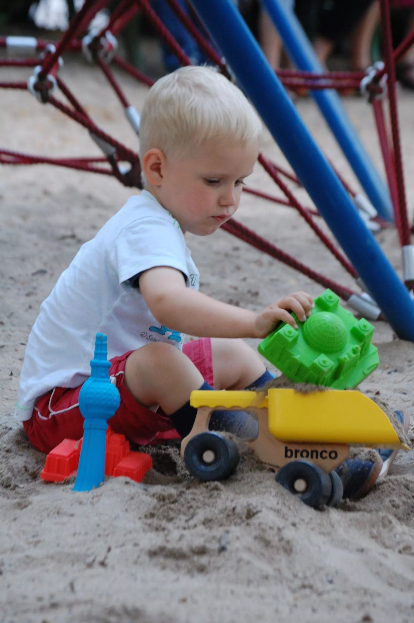 Neue Freunde - Bronco - Shovel Vrachtwagen Hout - Playlaan