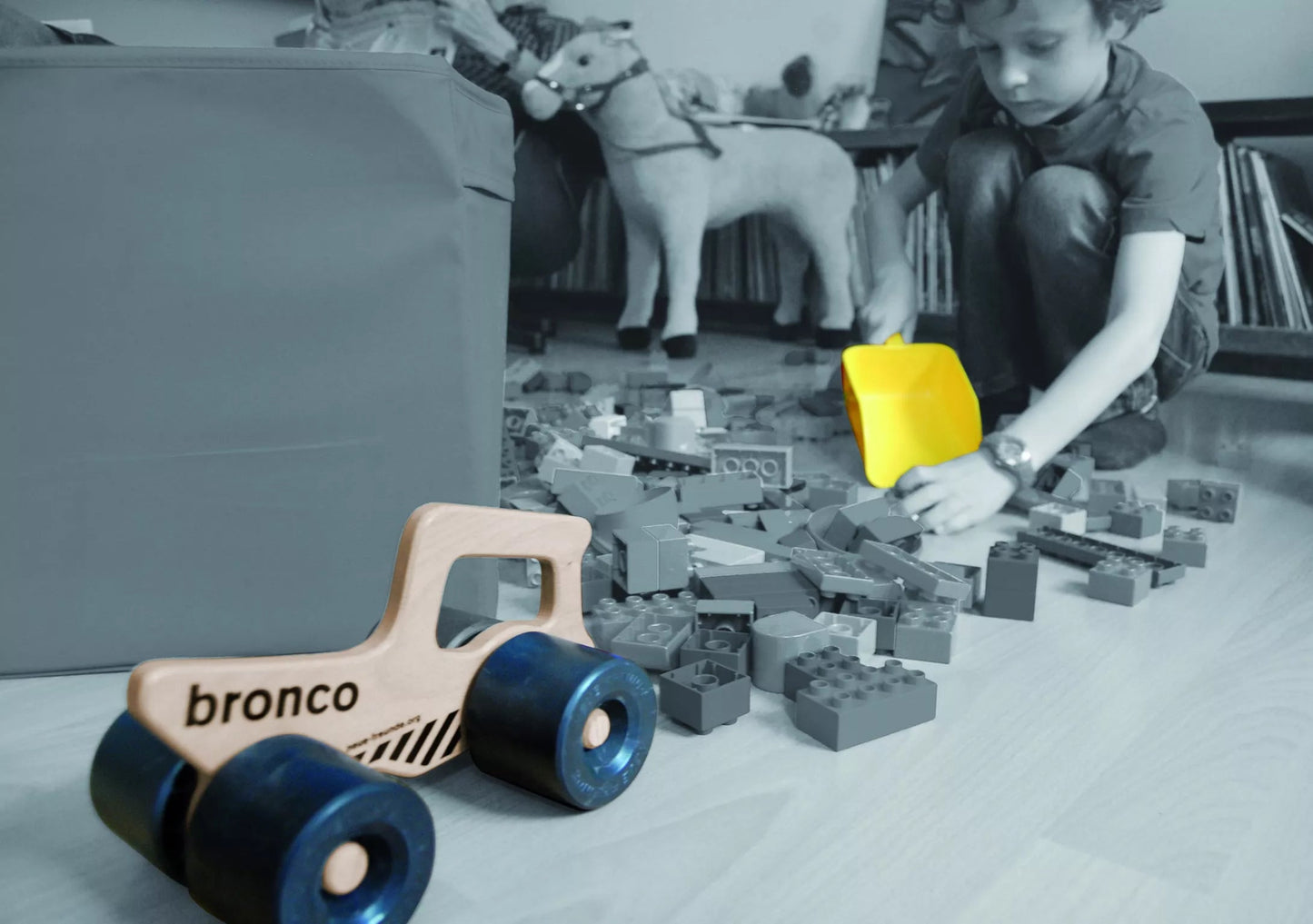 Neue Freunde - Bronco - Shovel Vrachtwagen Hout - Playlaan