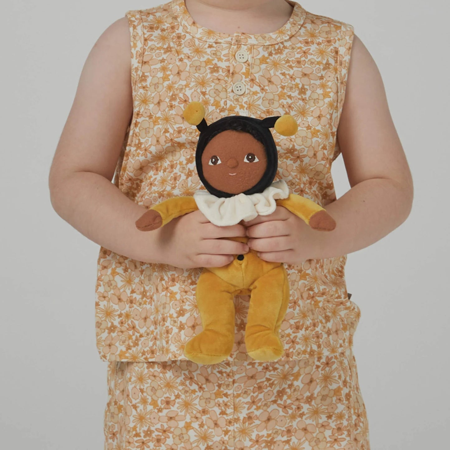 Olli Ella - Olli Ella - Backyard Buddies - Pop Billie Bumblebee - Playlaan
