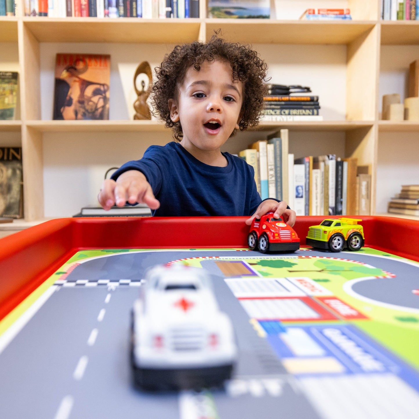 Playhouse - Play Tray Set - City & Race 2 speelmatten + 4 auto's + 4 x kegels en vlaggen - Playlaan