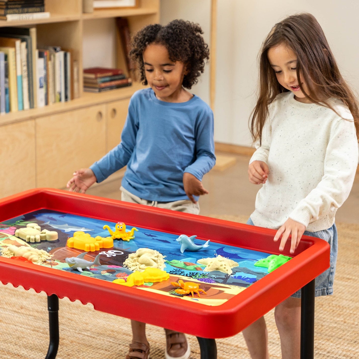 Playhouse - Play Tray Set - Zee & Dino Speelfiguren + Speelmat + Magic Sand + Mallen - Playlaan