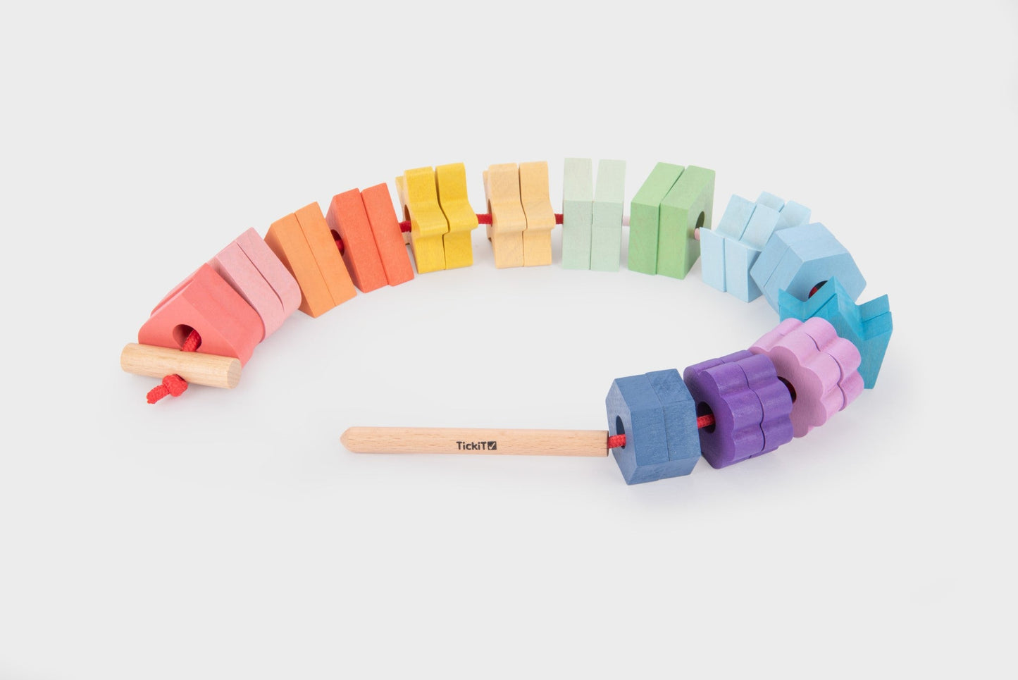 Tickit - RAINBOW WOODEN LACING SHAPES 28st - Playlaan