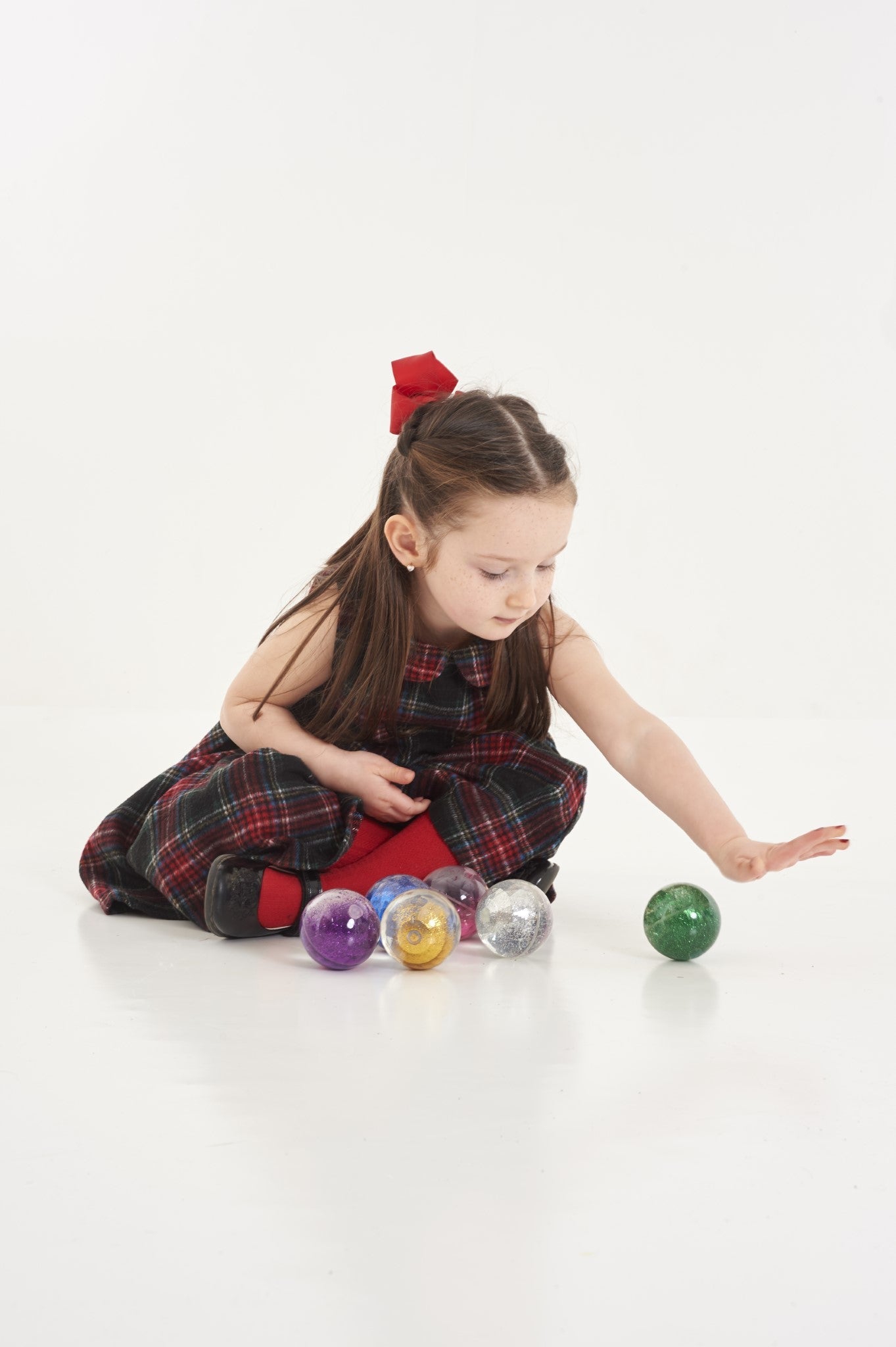 Tickit - SENSORY RAINBOW GLITTER BALL - Playlaan
