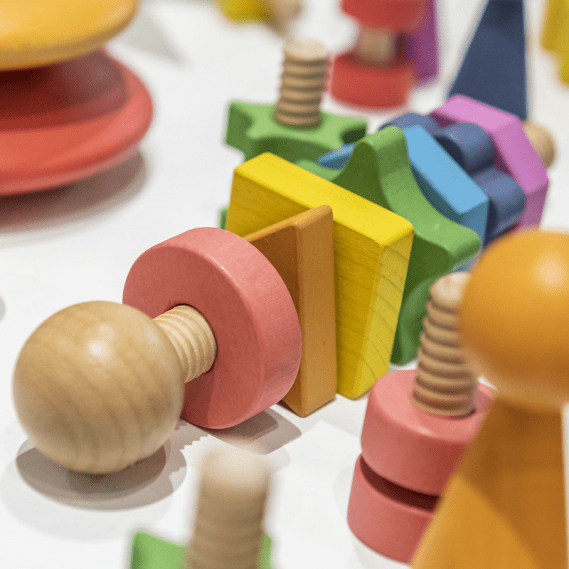Tickit - Tickit - Houten Regenboog Schroef- en Draaispel met Bouten - Playlaan