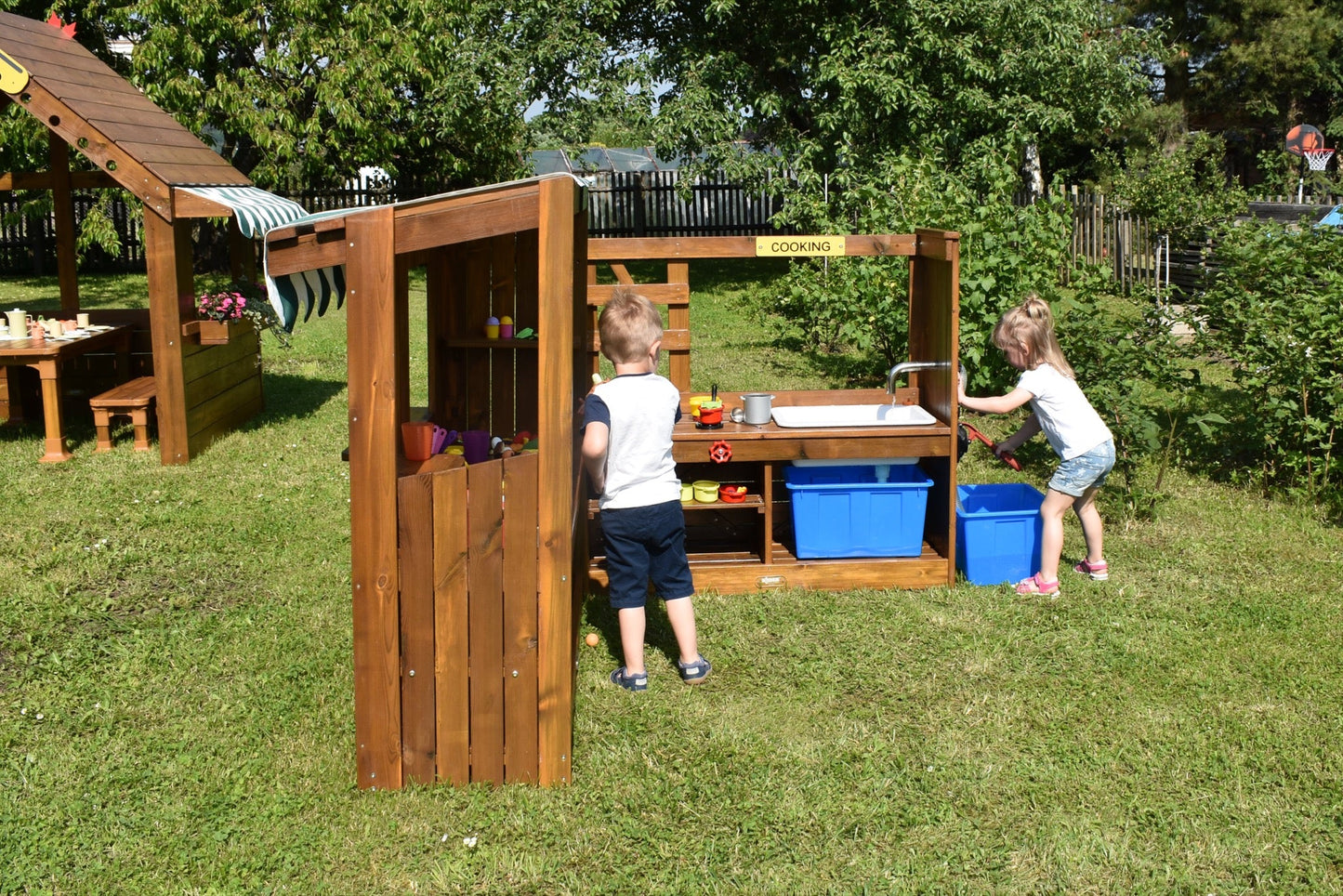 Wisdom - Speelkeuken voor buiten met waterpomp (werkhoogte 54 cm) - Playlaan