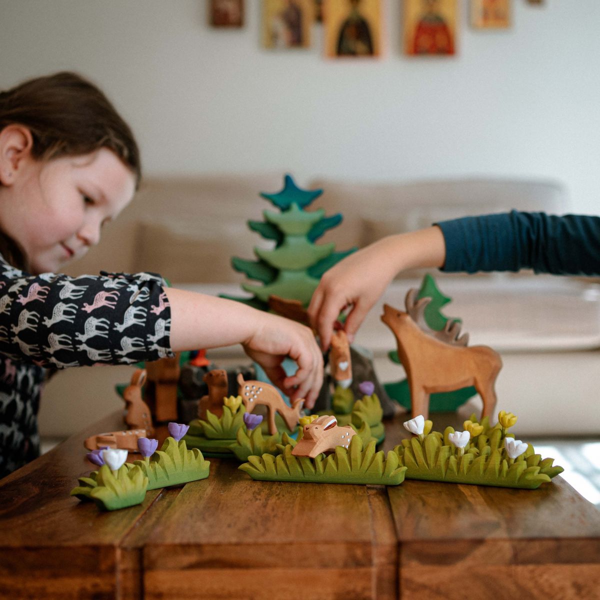 Bumbu Toys - Gras met gele bloemen groot - Playlaan