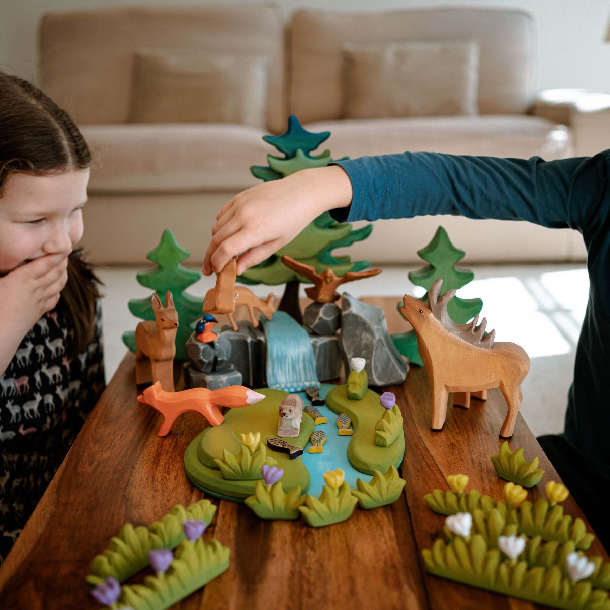 Bumbu Toys - Gras met gele bloemen groot - Playlaan