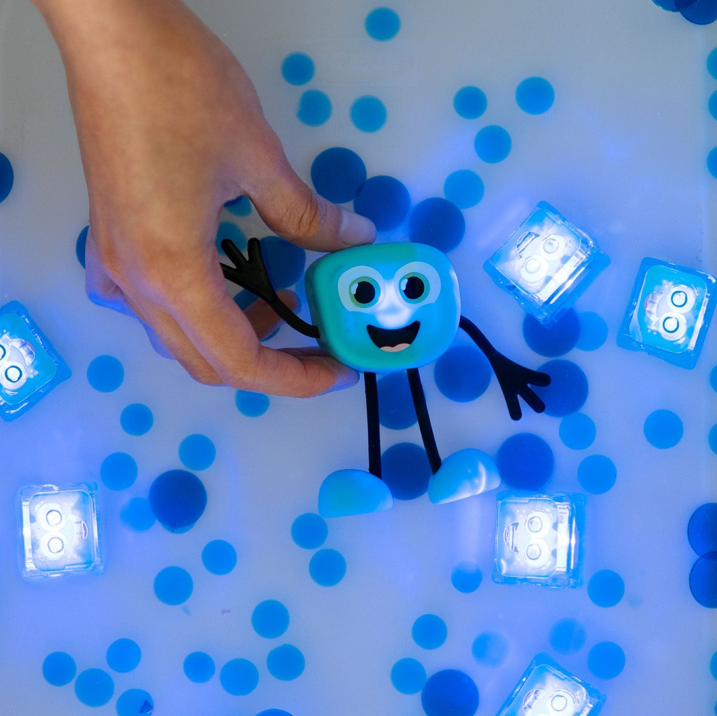 Glo Pals - Glo Pals Light Up Character - Blair - Playlaan