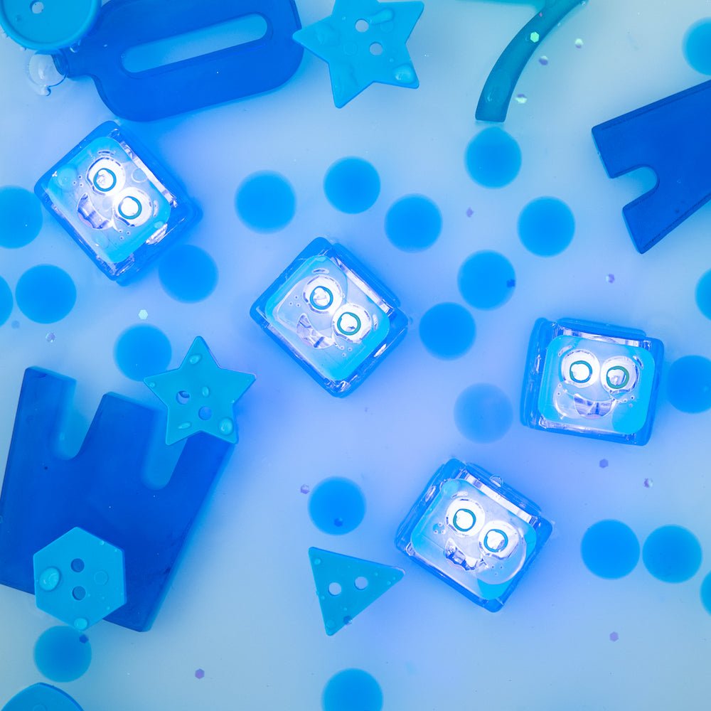 Glo Pals - Glo Pals Light Up Character - Blair - Playlaan