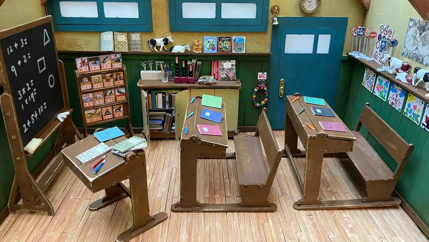 Het Muizenhuis - Kids Diy Dollhouse Furniture Kit - Classroom (Scale 1:12) - Playlaan