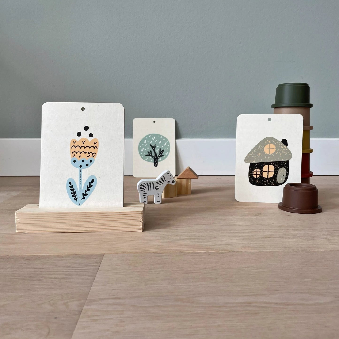 In A Flashcard - First Words miniset - Playlaan