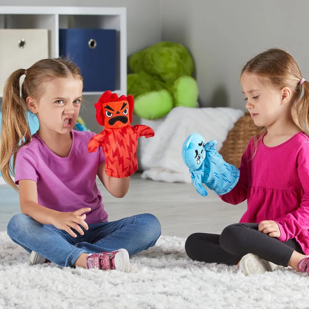 Learning Resources - Feelings Family - Handpoppen set van 5 - Playlaan