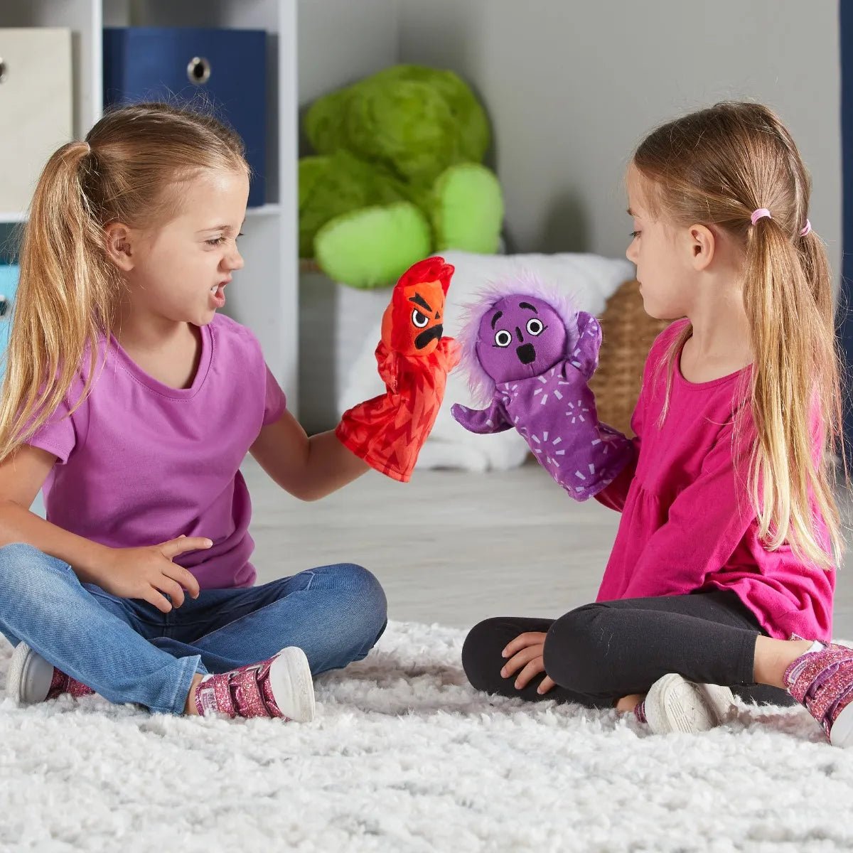Learning Resources - Feelings Family - Handpoppen set van 5 - Playlaan