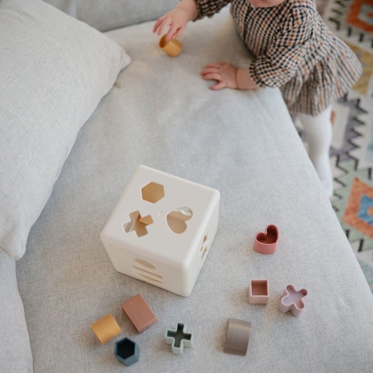 Mushie - Vormen Sorteerspel Kubus - Playlaan