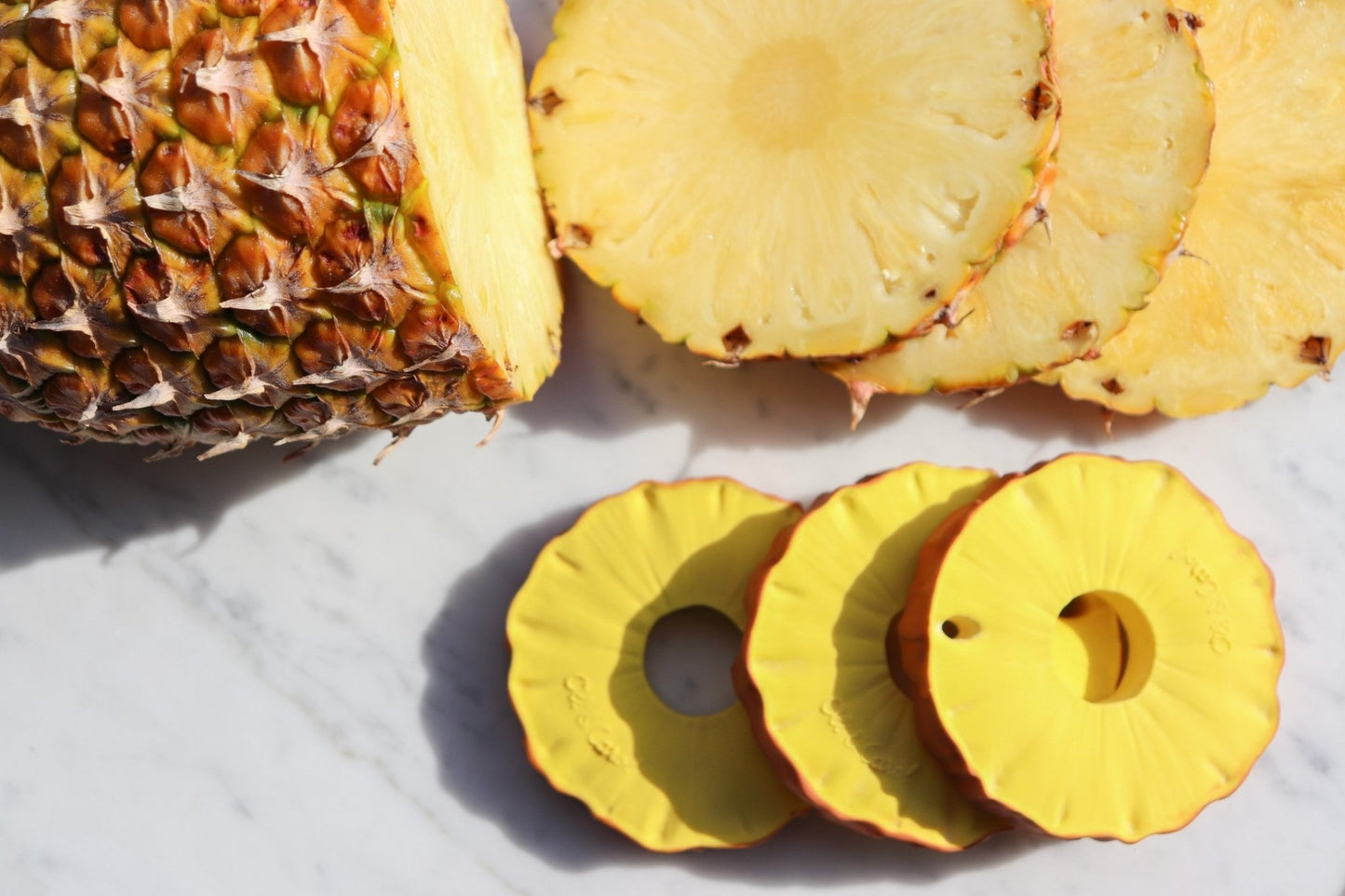 Oli&Carol - Ananas The Pineapple - Playlaan