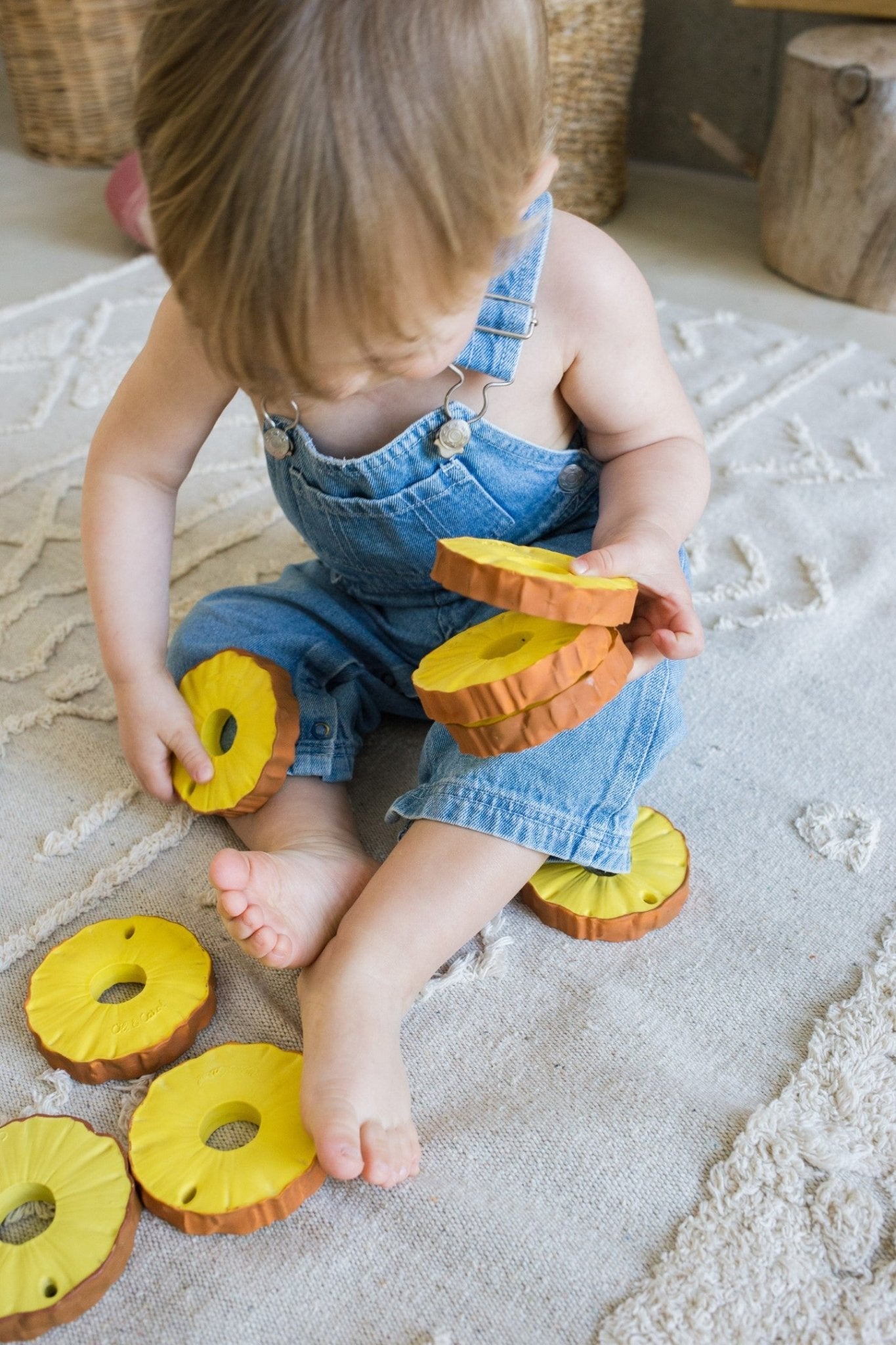 Oli&Carol - Ananas The Pineapple - Playlaan