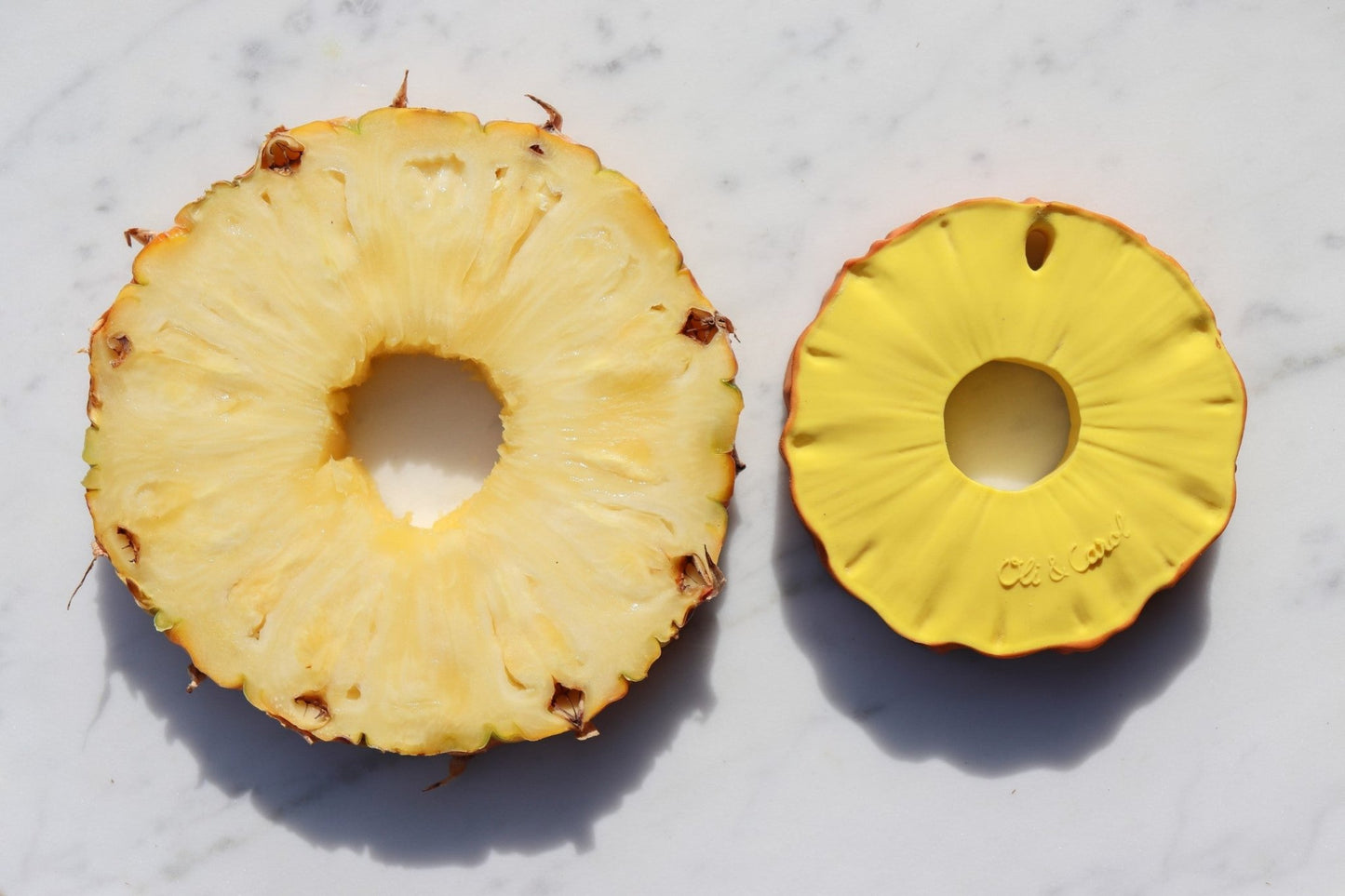 Oli&Carol - Ananas The Pineapple - Playlaan