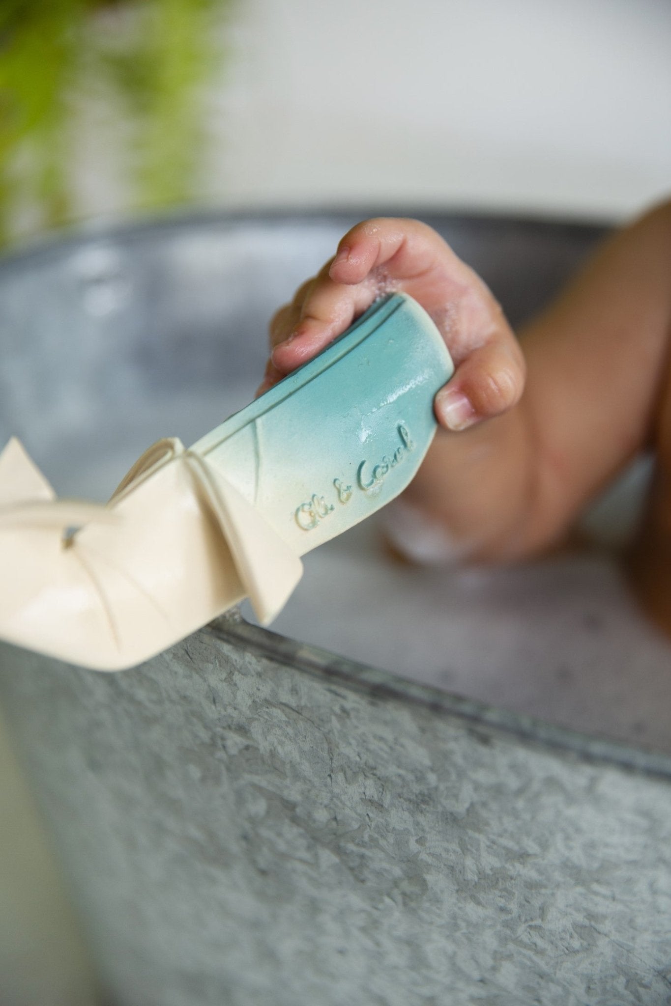 Oli&Carol - H2Origami Whale - Playlaan
