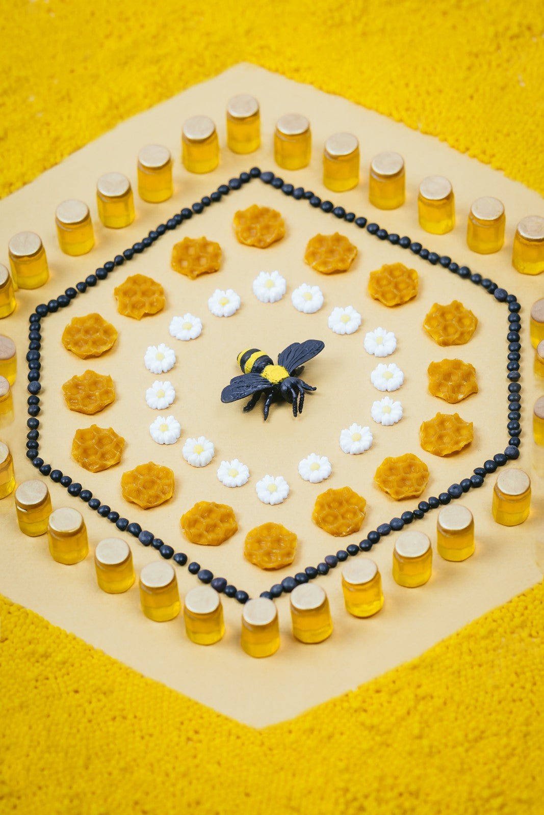 Petit Boum - Sensorische geluidsfles Bees - Playlaan