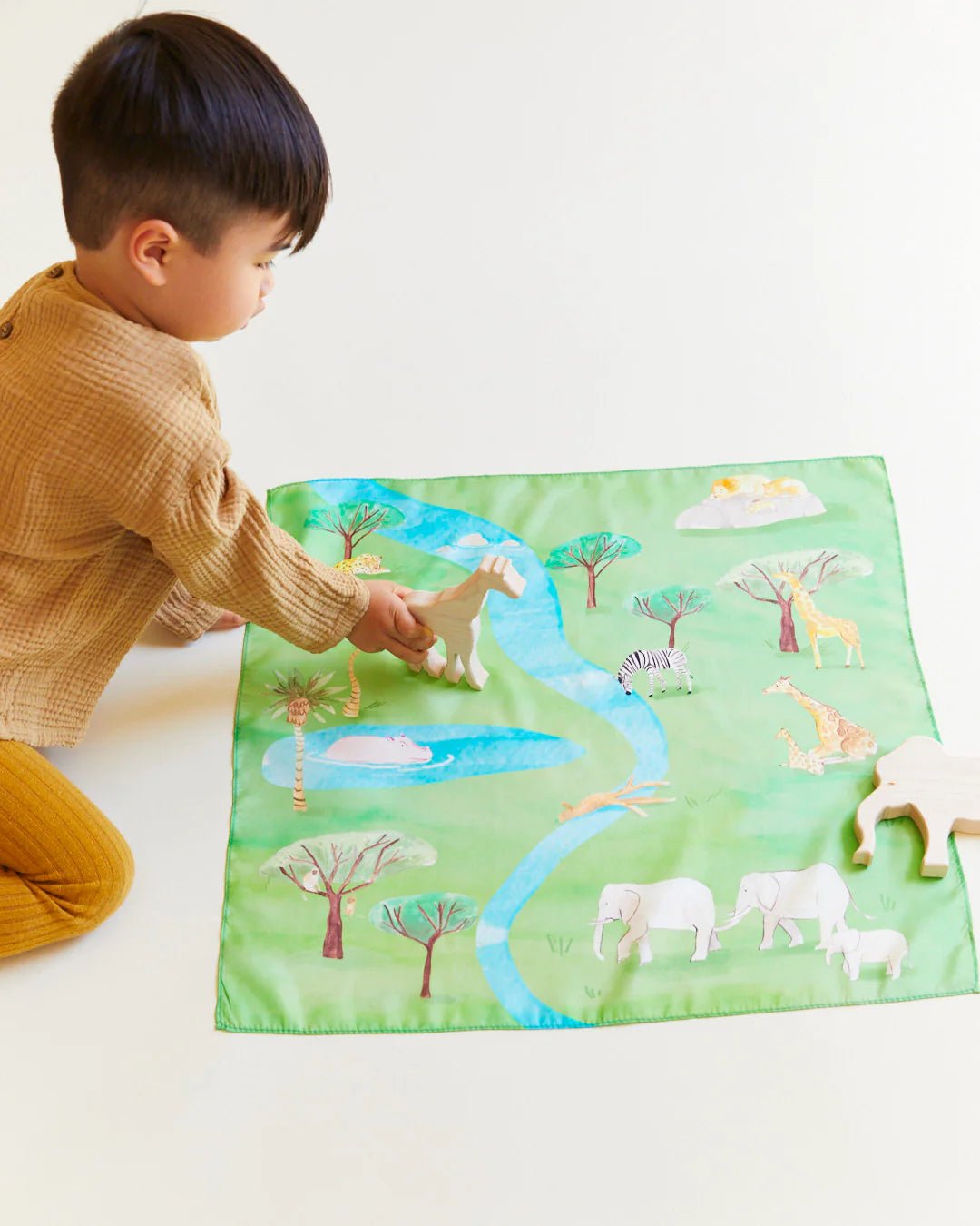 Sarah's Silks - Playmap - Safari - Playlaan