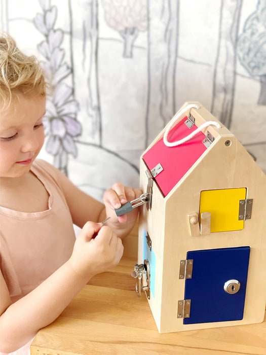 Small Foot - House of Locks - Playlaan