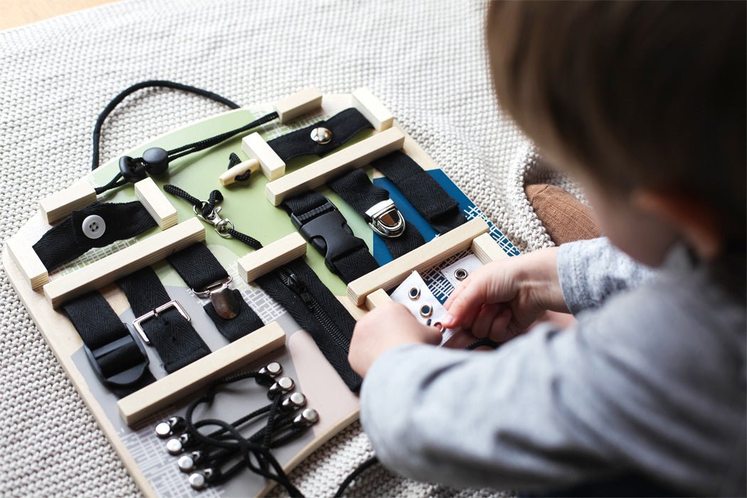 Small Foot - Latches and Bindings Motor Activity Board - Playlaan