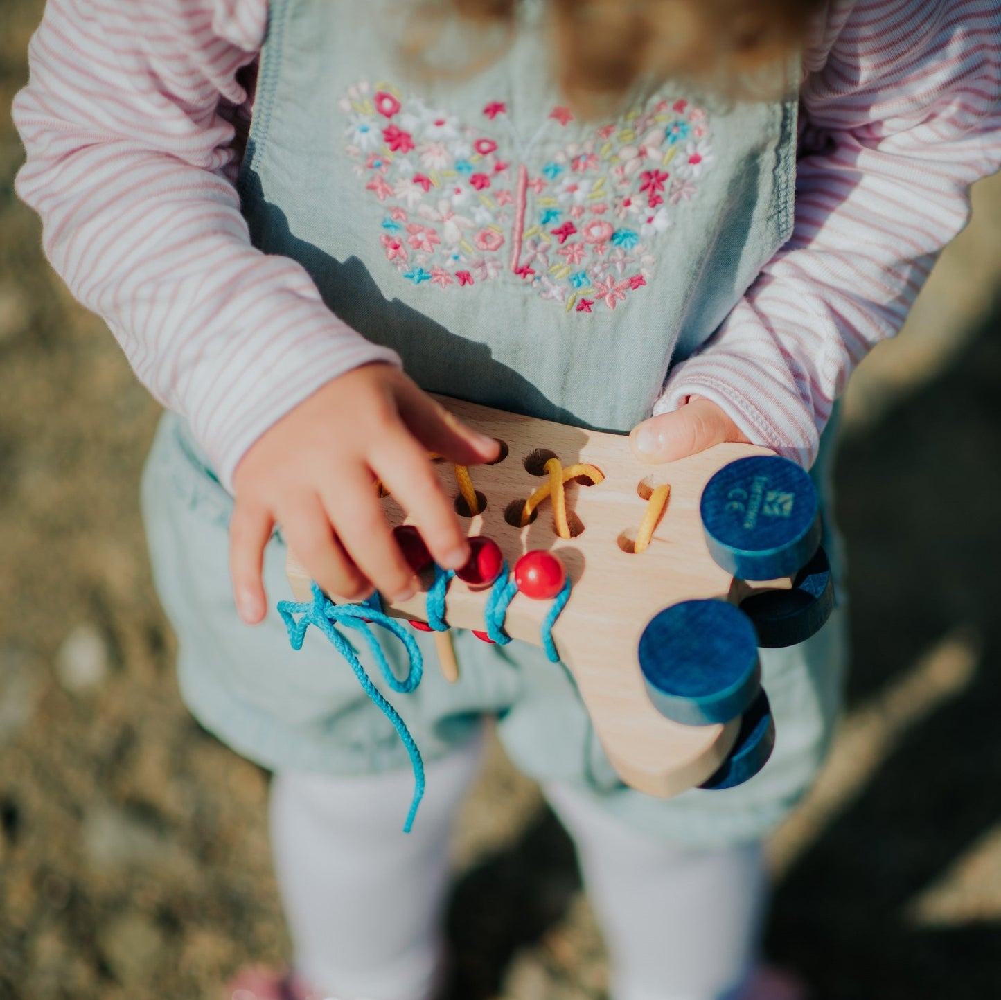 Tarnawa Toys - Schoen rijgspel - Playlaan