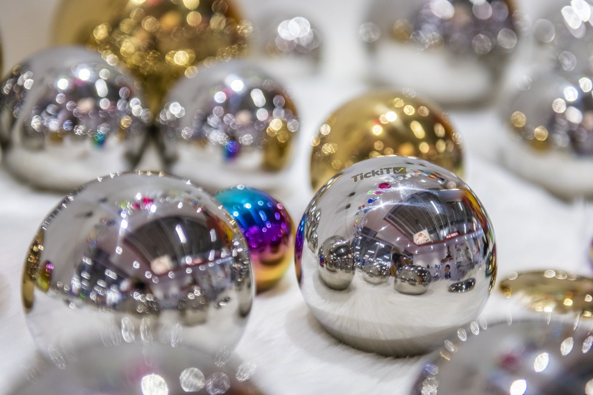 Tickit - Sensory Reflective Silver Balls - Playlaan