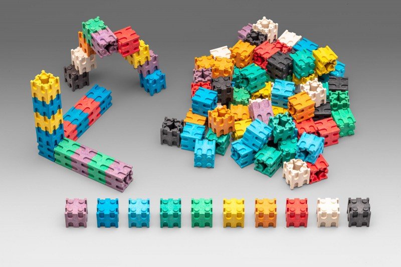 Wissner - Interlocking kubussen in 10 kleuren 2x2 cm (100 stuks), in kartonnen doos met instructie - Playlaan