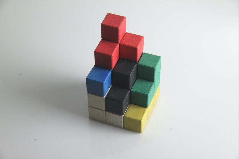 Wissner - Soma Cube in 7 kleuren in doosje met deksel - Playlaan