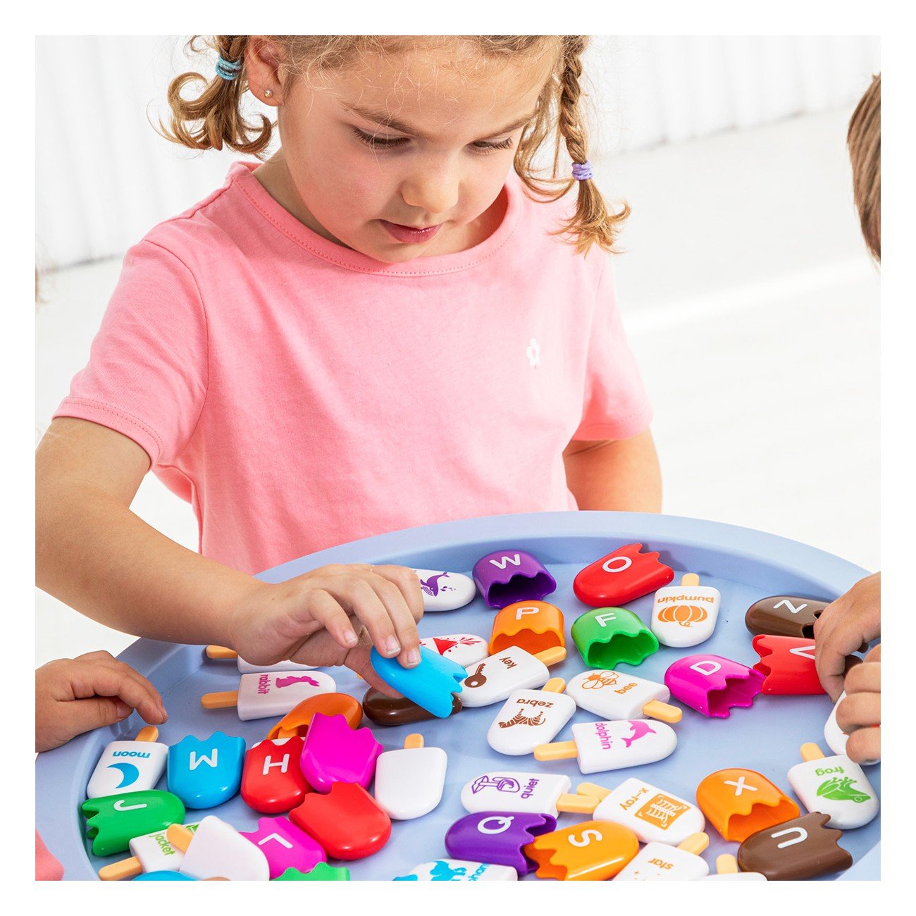 Amaya - Amaya - Educatieve alfabet poppers – 26 stuks - Playlaan