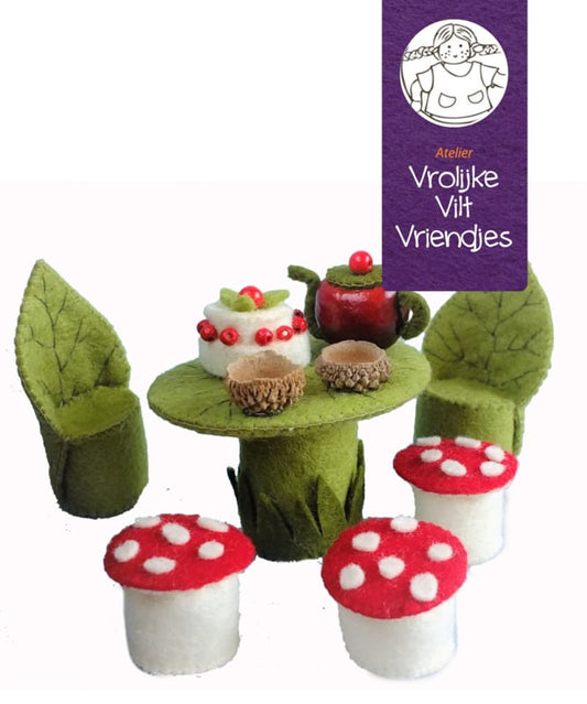 Atelier Pippilotta - Atelier Pippilotta - Kabouterfeestje stoelen en tafel - Knutselpakket - Playlaan