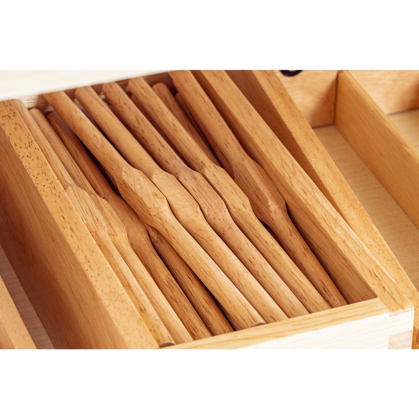 Betzold - Betzold - Montessori kast inclusief 13 materialen - Playlaan