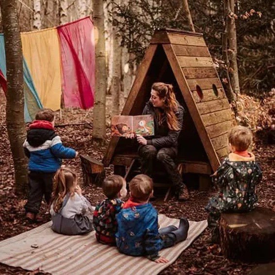 Cosy - Boshut met kleurijke kijkgaatjes - Playlaan