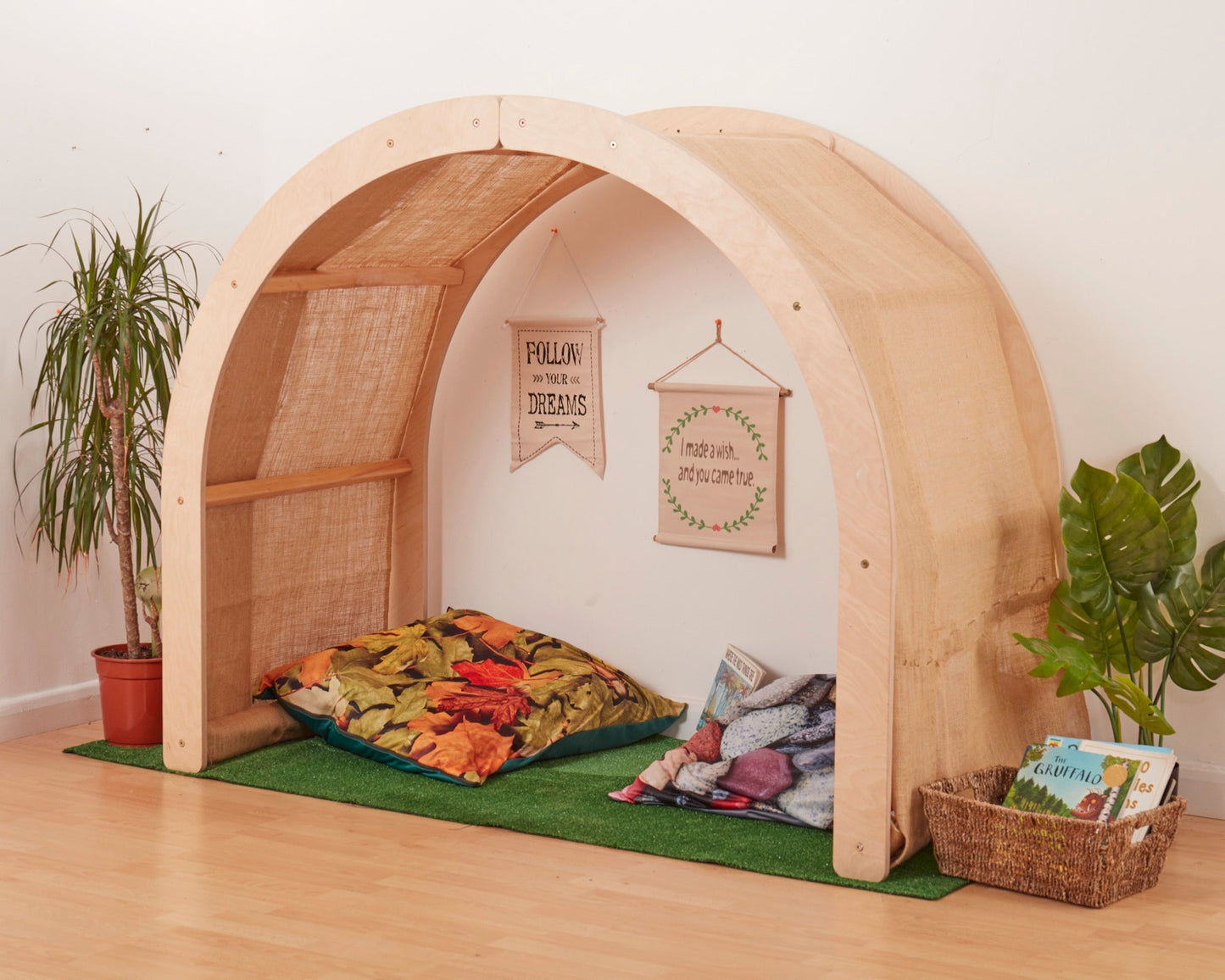 Cosy - Umbu Group boog Den voor binnen - Playlaan